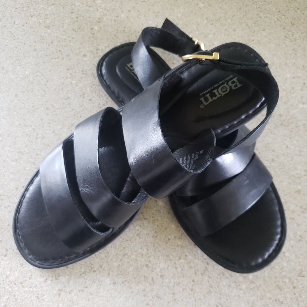Born sandals
